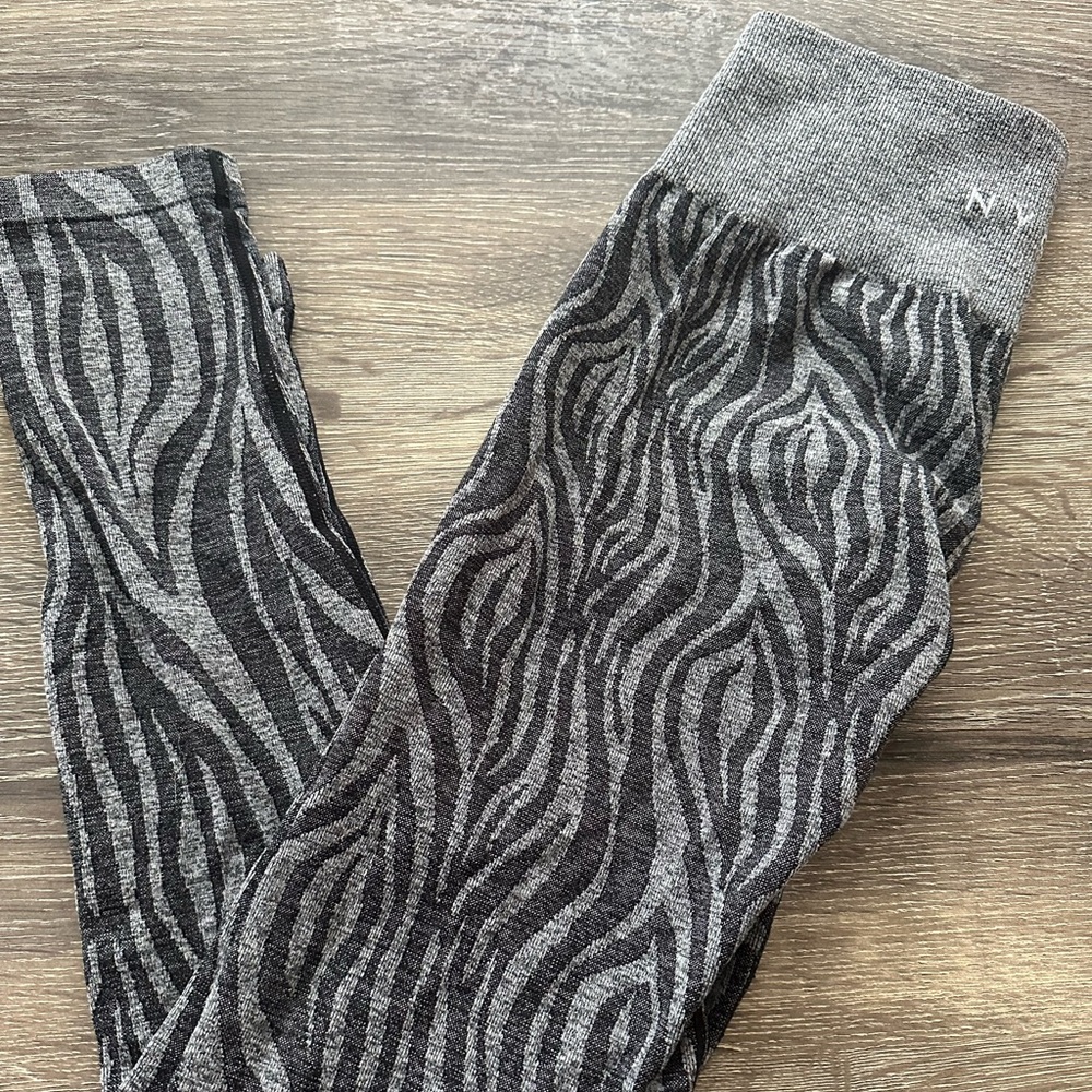 NVGTN leggings